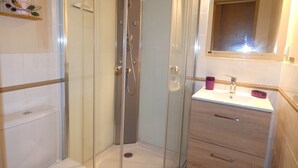 Villa | Bathroom - Villa With Private Pool and Panoramic View (Saint-Paul-Trois-Chateaux)