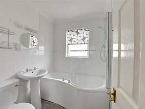 House | Bathroom - Serene Holiday Home in Hove With Garden (Brighton)