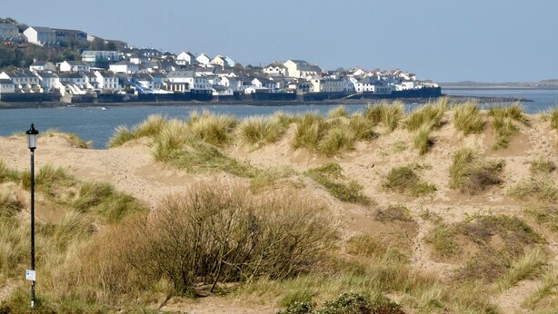 Beach - Holiday Home With View of the Beach and Private Parking Space (Bideford)