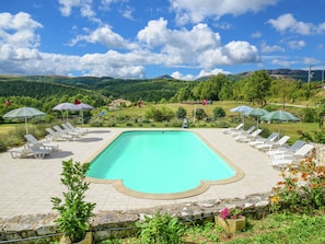Outdoor pool - Farmhouse in Pupaggi With Swimming Pool,terrace, Garden, BBQ (Sellano)