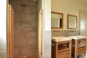 House | Bathroom - Spacious Holiday Home in Beemster near Windmill (Middenbeemster)