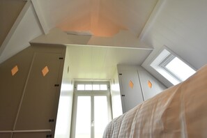 House | 5 bedrooms, individually furnished, bed sheets - Spacious Holiday Home in Beemster near Windmill (Middenbeemster)