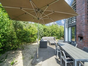 House | Balcony - Beautiful Holiday Home With Terrace (Egmond aan den Hoef)