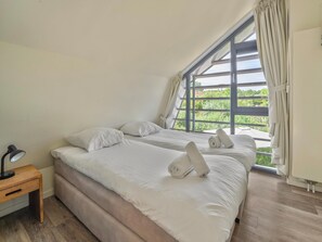 House | 3 bedrooms, individually furnished, bed sheets - Beautiful Holiday Home With Terrace (Egmond aan den Hoef)