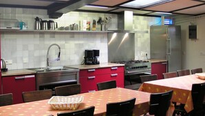 House | Private kitchen - Cozy Holiday Home in Luyksgestel With Garden (Luyksgestel)