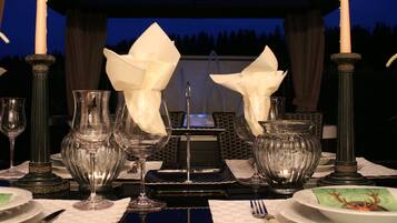 Outdoor dining
