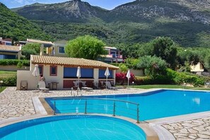 Huvila | Uima-allas | Ulkouima-allas