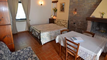 Rumah | 1 kamar tidur dan dilengkapi dengan perabotan berbeda-beda