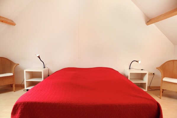 House | 3 bedrooms, individually furnished