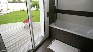 Unclassified image, 5 of 35, button - Luxurious Villa With Private Pool in Loctudy France (Loctudy)