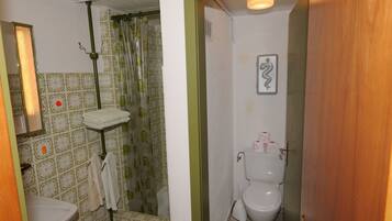 Douche, serviettes fournies
