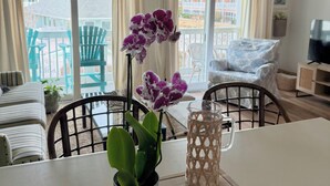 TV - King Bedroom Suite Condo - Walking Distance to Beach!!! Linens/Towels included!! (Emerald Isle)