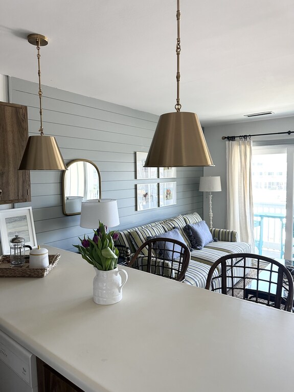 King Bedroom Suite Condo - Walking Distance To Beach!!! Linens/towels Included!! - Cedar Point, NC
