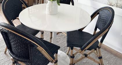 King Bedroom Suite Condo - Walking Distance to Beach!!! Linens/Towels included!!