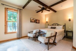 1 dormitorio, tabla de planchar con plancha, wifi y ropa de cama