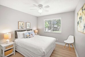 2 habitaciones, tabla de planchar con plancha, cuna de viaje y wifi