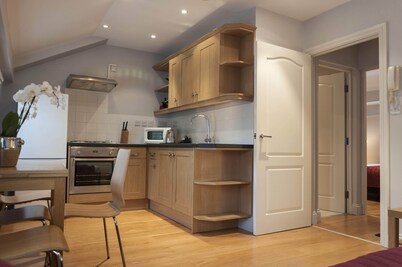 12 London Street Apartments