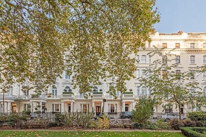 12 London Street Apartments