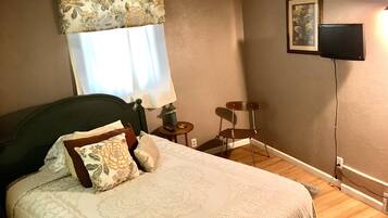 2 Schlafzimmer, Schreibtisch, Bügeleisen/Bügelbrett, WLAN