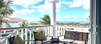 Paradise Breeze Penthouse- Majestic Ocean Views -Central Location