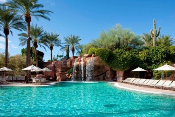 Outdoor pool, a heated pool