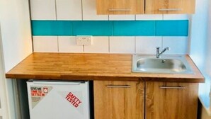 Apartment | Private kitchen | Microwave, electric kettle, toaster - Simplistic Apartment in Bournemouth near Sea (Bournemouth)