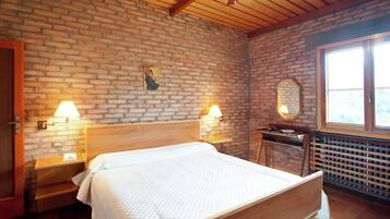 Villa | 4 bedrooms, individually furnished