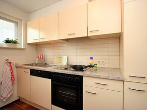 Private kitchen - Countryside Holiday Home on the Edge of Groote Peel National Park (Ospel)