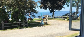 Lake Ontario - between Rochester and Niagara Falls