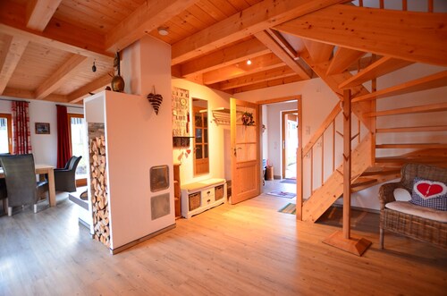 Detached vacation home with exceptional lake view, sauna and wood-burning stove