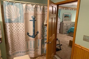 2 chambres, fer et planche à repasser, lit parapluie, Wi-Fi gratuit