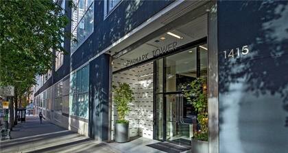 Penthouse above Pike Place Market +Target, Parking, 100 Walk Score