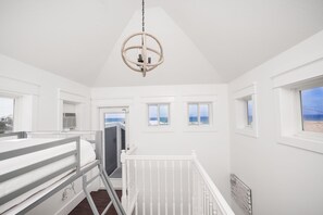 4 habitaciones, decoración personalizada y muebles diferentes 