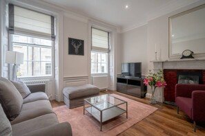 TV - Luxury Nests - New Town 2 (Edinburgh)