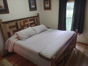 4 bedrooms, WiFi, bed sheets