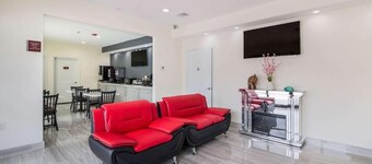 REGENCY INN AND SUITES