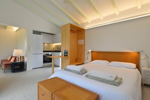 4 chambres, fer et planche à repasser, Wi-Fi gratuit, draps fournis