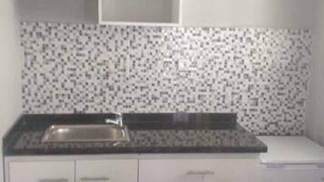 Deluxe Apartment | Private kitchenette | Stovetop