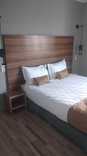 In-room safe, desk, blackout curtains, soundproofing - Hamilton Suites & Appart (Casablanca)