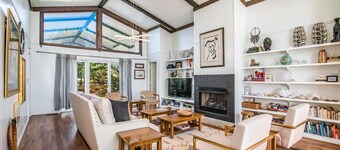 Cozy Beach House Steps from the Shore: 4 Bedroom