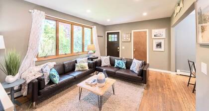 Fully stocked vacation home with large private yard, decks and BBQ gas grill