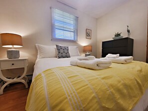 2 bedrooms, iron/ironing board, free WiFi, bed sheets