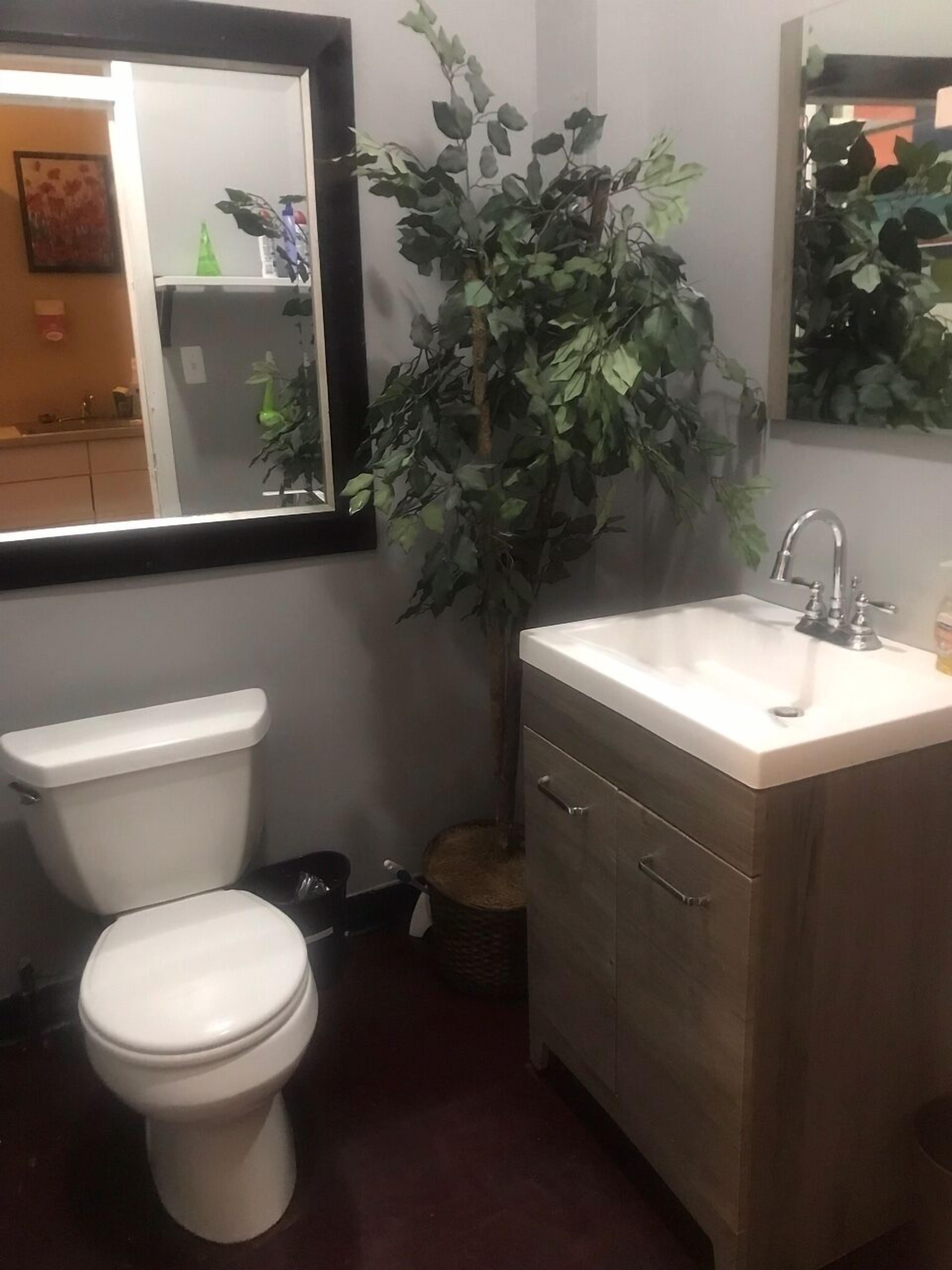 Comfort Apartment, Multiple Bedrooms, Non Smoking, Kitchenette | Bathroom | Towels