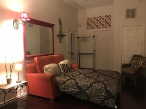 Comfort Apartment, Multiple Bedrooms, Non Smoking, Kitchenette | 5 bedrooms, individually decorated, individually furnished, desk