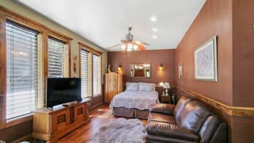 Silitysrauta/-lauta, Wi-Fi, vuodevaatteet