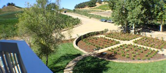 JUST Inn at JUSTIN Vineyards and Winery