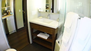 Deluxe Room, 1 Queen Bed, Balcony, Vineyard View | Deep-soaking bathtub - JUST Inn at JUSTIN Vineyards and Winery (Paso Robles)