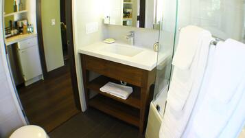 Deluxe Room, 1 Katil Ratu (Queen), Balcony, Vineyard View | Tab mandi berendam