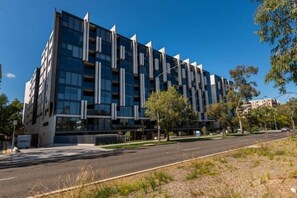 Front of property - Accommodate Canberra Midnight Apartments (Braddon)