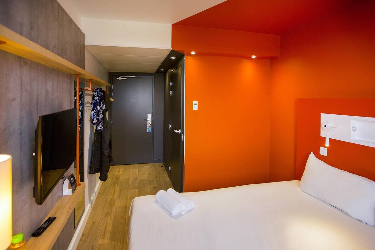 Dobbeltrom | Skrivebord, blendingsgardiner, lydisolert og wi-fi (inkludert)